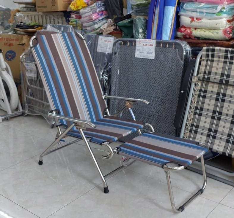 Kiểm tra khung ghế bố chắc chắn theo tiêu chí chọn mua ghế bố chất lượng