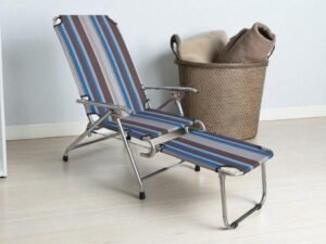 Ý Tưởng Đặt Đồ Vật Gần Ghế Bố