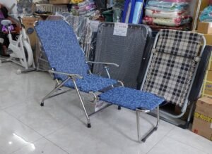 So sánh giá ghế bố xếp khung sắt và khung inox