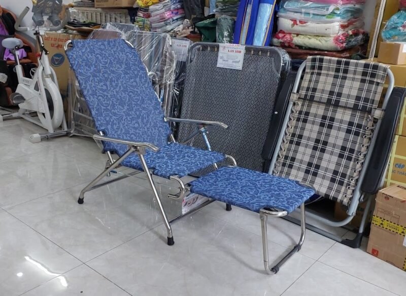 So sánh giá ghế bố xếp khung sắt và khung inox