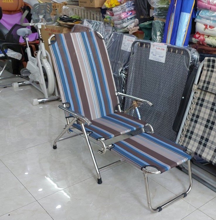 So sánh giá ghế bố xếp khung sắt và khung inox